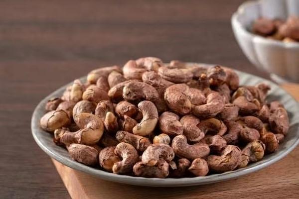 柬埔寨加工腰果实现新突破：首次正式出口意大利