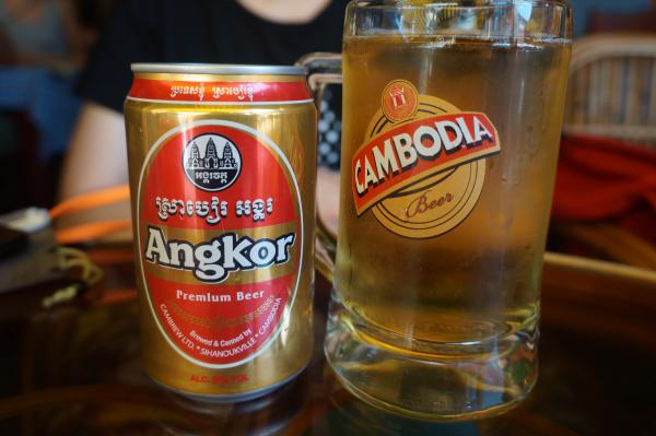 柬埔寨人喝啤酒每年花掉23亿美元