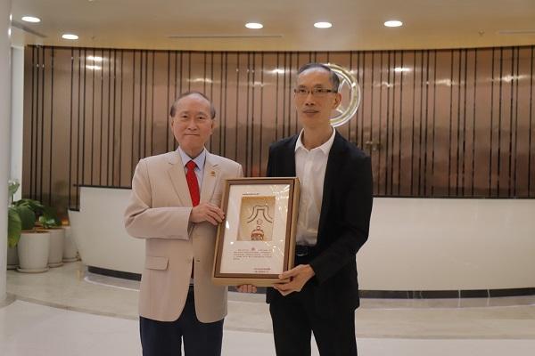 方侨生公爵会见汕头经贸代表团