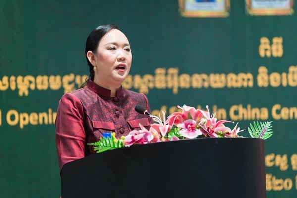 柬埔寨“留学中国中心”正式揭牌