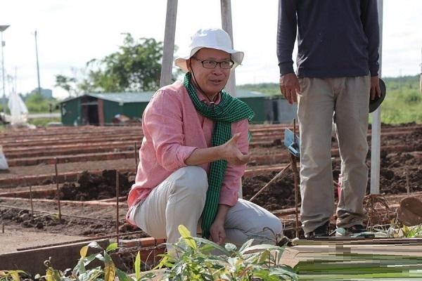 环境部长实地视察首个区域树苗中心