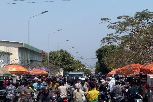 柬埔寨是否应严格控制劳工外流潮？