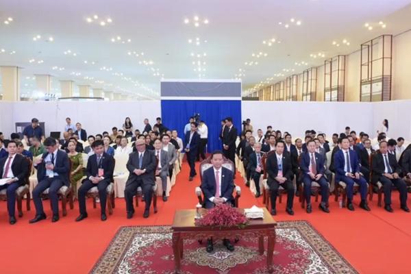 第九届柬埔寨纺织与服装工业展盛大开幕