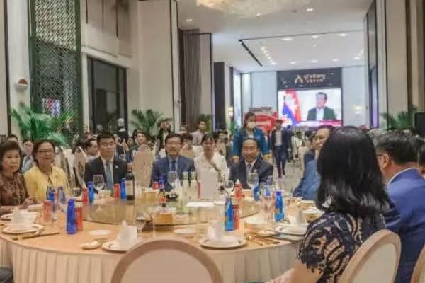 柬埔寨客属会馆设宴欢迎援教老师，携手推进华文教育