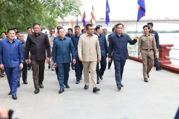 磅湛省浮式旅游港口动工