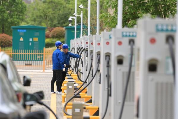 全国主道将建电动汽车充电站柬拟增投资金