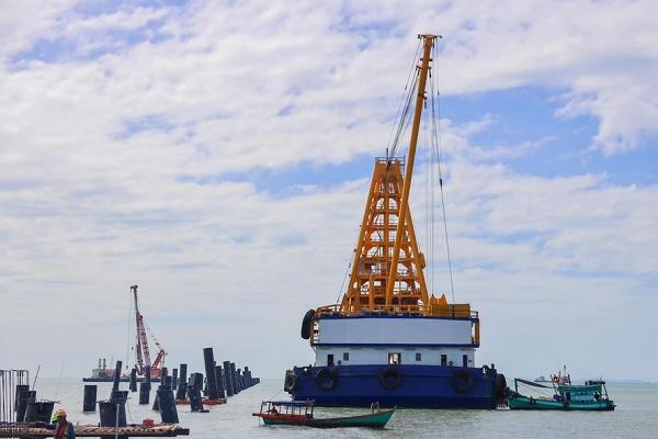 柬埔寨液化天然气发电厂首台机组预计年底投产