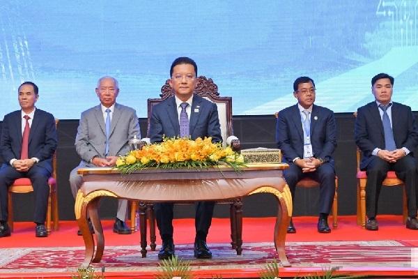 近3千家大型工厂创造126万就业岗位