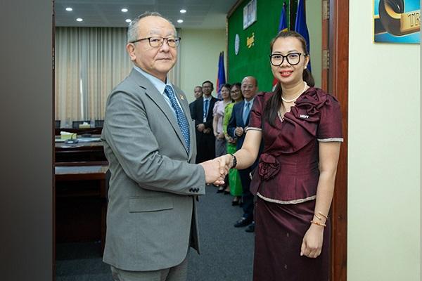 柬劳工部与亚太国际工会联合会商讨合作