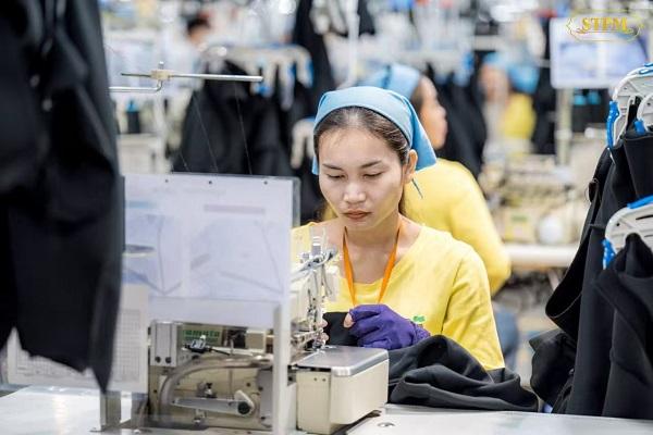 劳工部长高度赞誉纺织服装业女性贡献