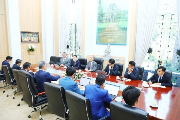 孙展拓会晤日方代表团深化柬日经贸合作