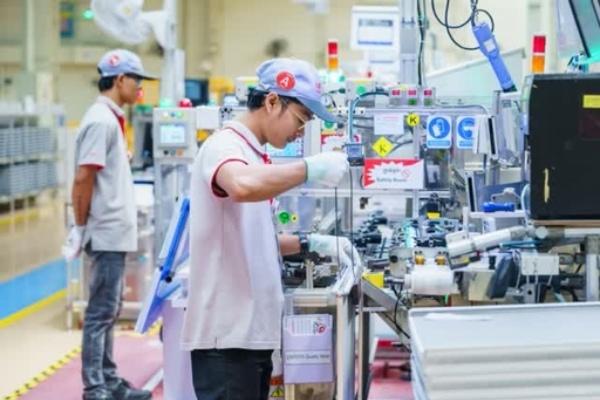 亚行：柬埔寨经济稳健，制造业成主要引擎