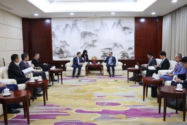 中交集团与柬方会谈洽商双边合作领域