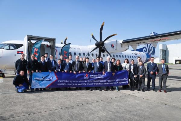 柬埔寨航空首架ATR72-600客机正式交付抵金